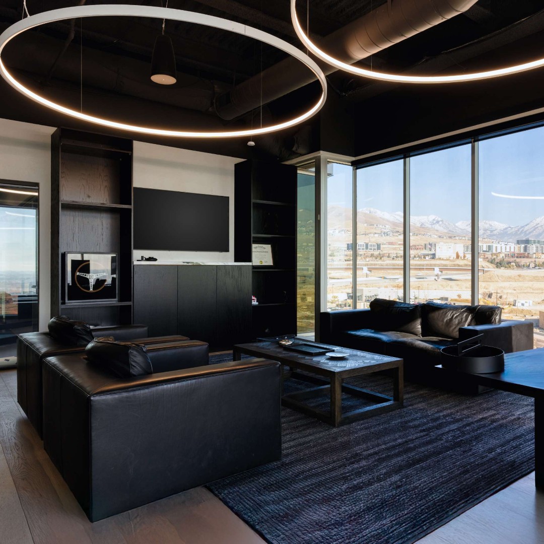 core_arch_'s tweet photo. We partnered with https://t.co/8fiwgpHkdW to design a sophisticated office for Drive Wealth Advisers in Lehi, UT! With glass office fronts, premium amenities (including a golf simulator!), and stunning 360-degree mountain views, this space is built for success. https://t.co/WywBbmWpUP