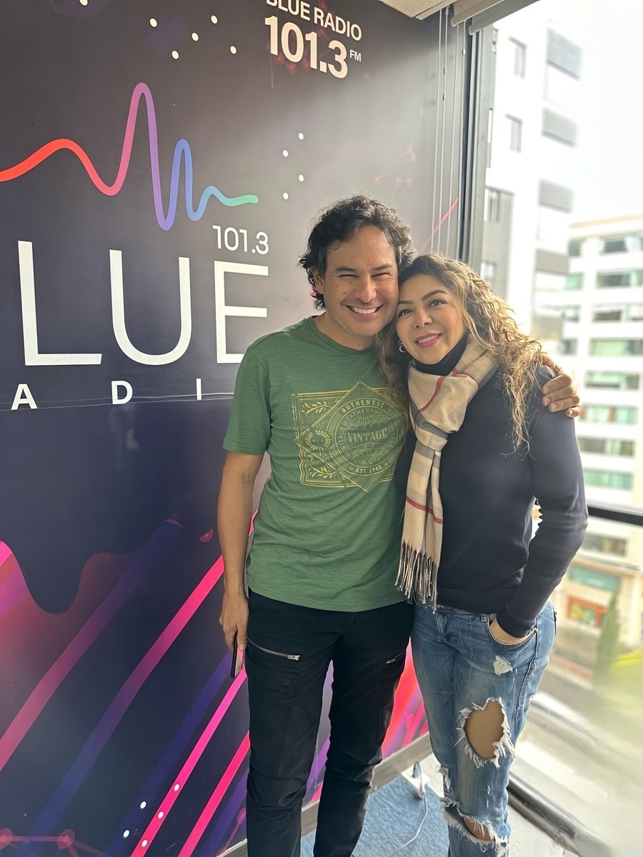Hoy estuvimos En cabina de <a href="/blueradioec/">Blue Radio Ec</a> con mi querido <a href="/FelipeJacome/">Felipe Jácome</a> de <a href="/lostercermundo/">TercerMundo</a> en #BlueMorning  📻 escuchen su nueva canción esta Buenísima se llama Te Prometo N2 
Pásate a #BlueRadio 101.3 #Quito
📲 App Blue Radio Ec y 🌐 blueradio.ec
