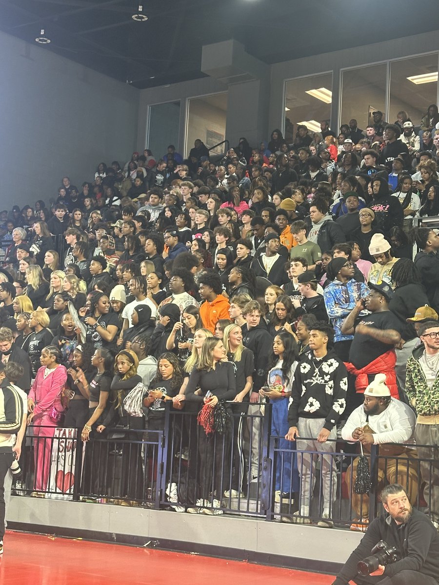 Terry Drake (@tdrakebasktball) on Twitter photo 🚨 #TerryTalks 🚨
<a href="/GadsdenCityAth/">Gadsden City Athletics</a> student section is lit!!!! 🔥They have hands down been the loudest student section in this regional.
#TerryDrakeBasketball #iBallTDB #PrepHoopsAL 🚨 #TerryTalks 🚨
<a href="/GadsdenCityAth/">Gadsden City Athletics</a> student section is lit!!!! 🔥They have hands down been the loudest student section in this regional.
#TerryDrakeBasketball #iBallTDB #PrepHoopsAL