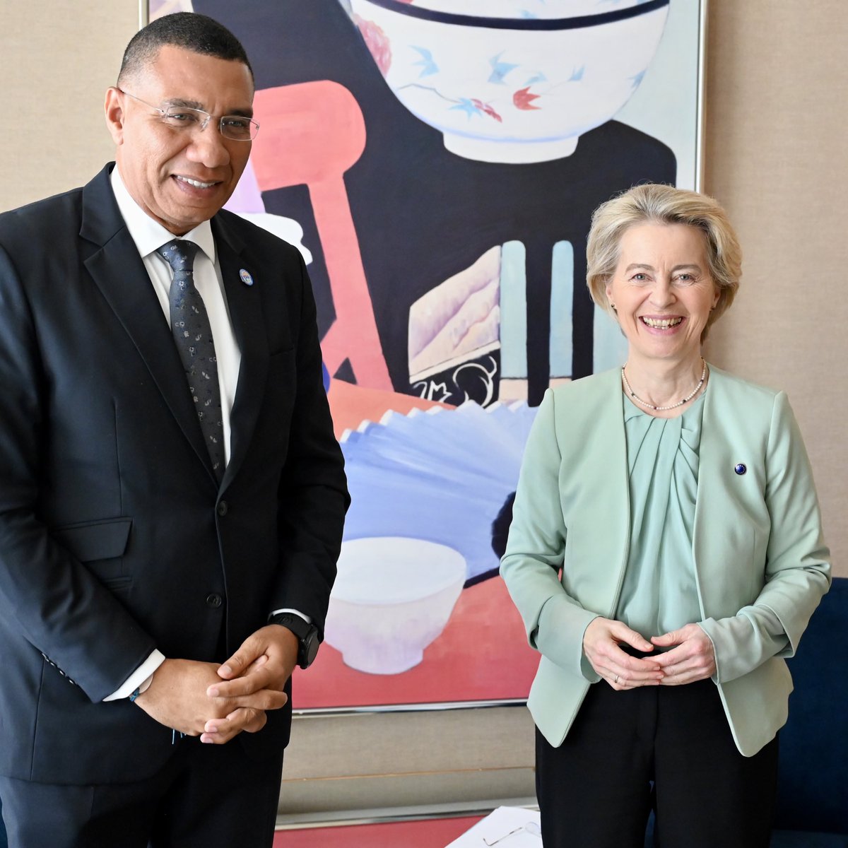 Good exchanges with <a href="/AndrewHolnessJM/">Andrew Holness</a> of 🇯🇲and <a href="/presidentaligy/">President Dr Irfaan Ali</a> of 🇬🇾

We discussed the difference Global Gateway is making in the Carribean - health projects, renewables, digital networks, etc.