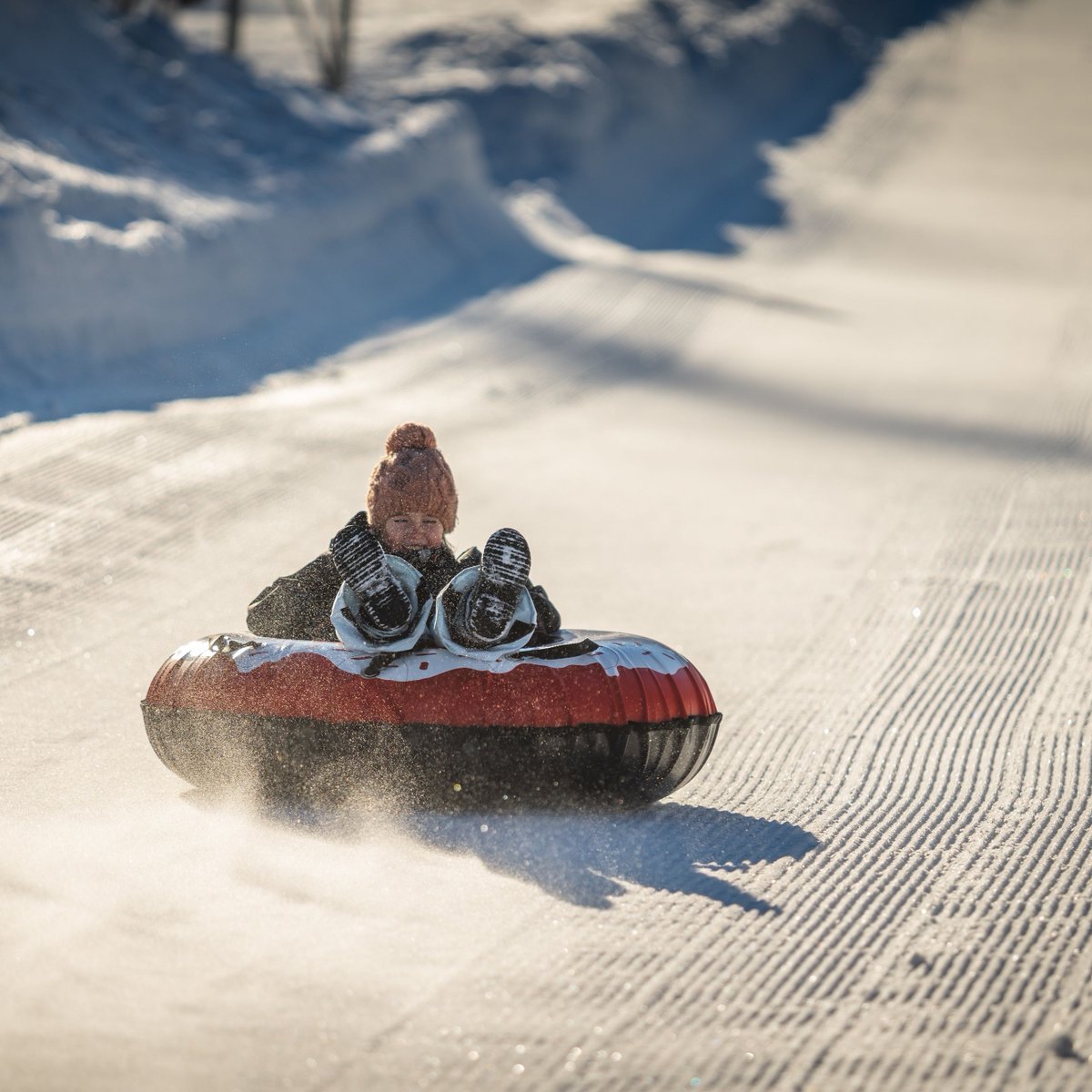 Tubing is a great way to get the giggles flowing. 

Check these spots out! 

❄️Sugar Bowl Resort
❄️Soda Springs Resort
❄️Boreal Mountain California
❄️Palisades Tahoe

🔗Tap the link for details. 
visittruckeetahoe.com/blog/sledding-…

📸 Sugar Bowl Resort
