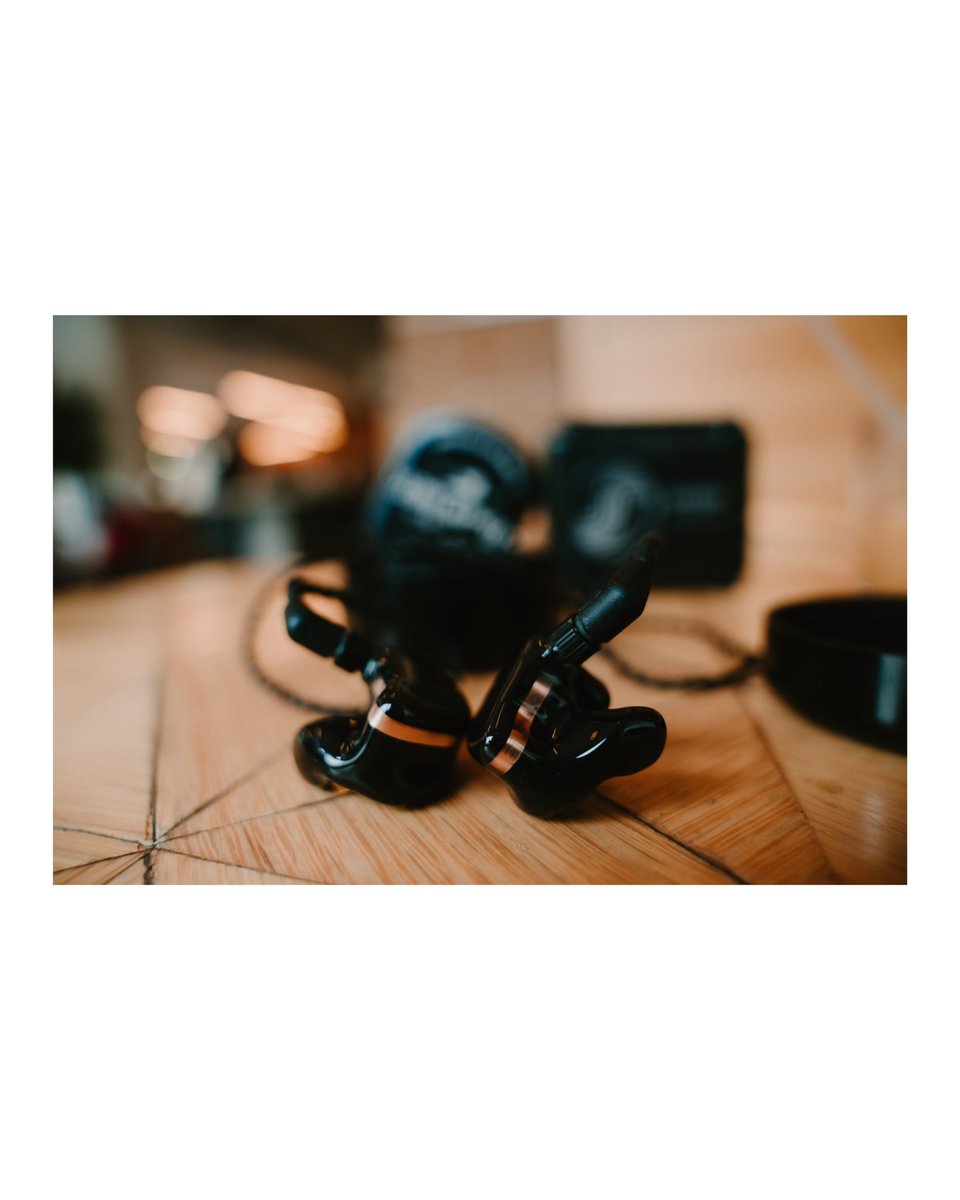 Flashy or Low-key? Why not both 🎧🔥
Our Copper Top design wraps bold style in a clean and high-end finish!

Check out our other Signature designs on our website where you can digitally design your custom IEMS!