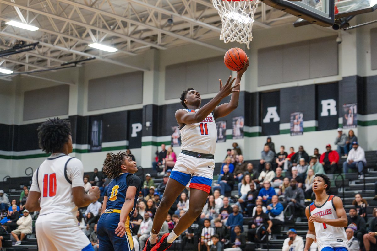 Photos from the Grand Oaks vs Nimitz game. Credit Easton Hairell.
