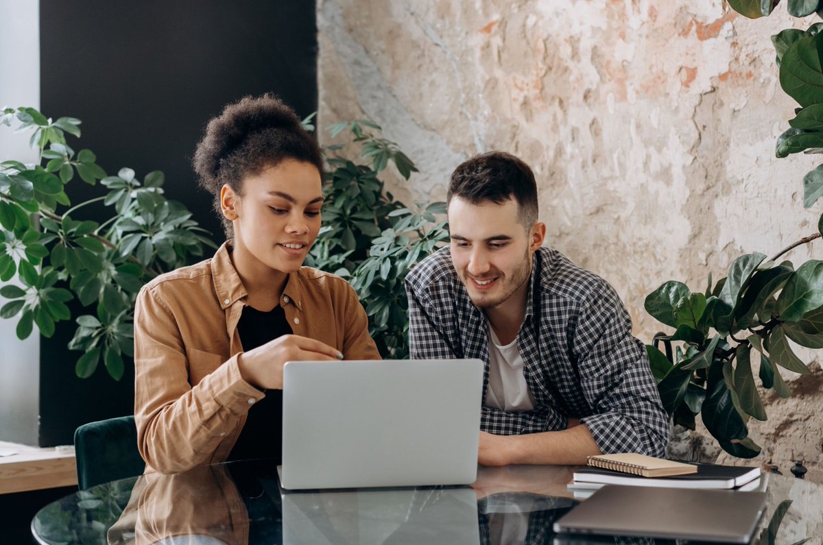 In British Columbia, 70% of family #caregivers balance caregiving with work, leading to significant challenges.  Learn strategies to help manage these demands: shorturl.at/AQgJ8