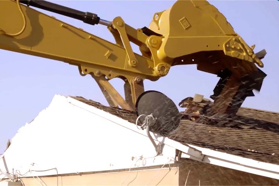 Films on Thursday continues TONIGHT with "Razing Liberty Square."

Showtime: 7:00pm.

Location: Macfarlane Auditorium on the Utica University campus.

FREE and open to the public.

More information at the link below:

utica.edu/events/2025-02…

#UticaCMM #FilmsOnThursday