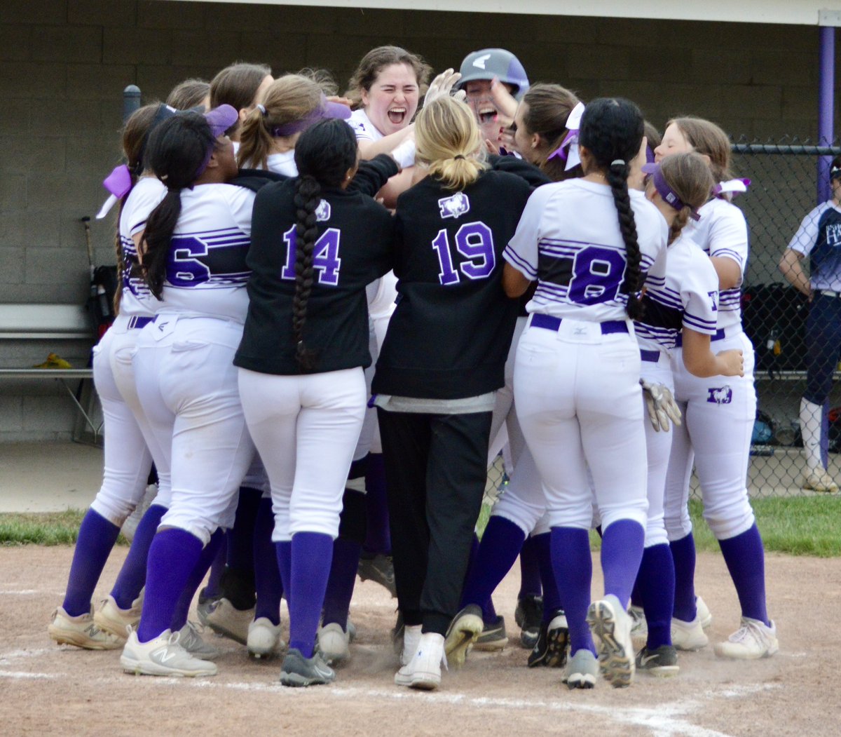 The 2025 Stallion WishBook is OPEN! Support the Stallion Softball team with what they need for a successful upcoming season! 🥎💜

one.bidpal.net/sfdstallionwis…