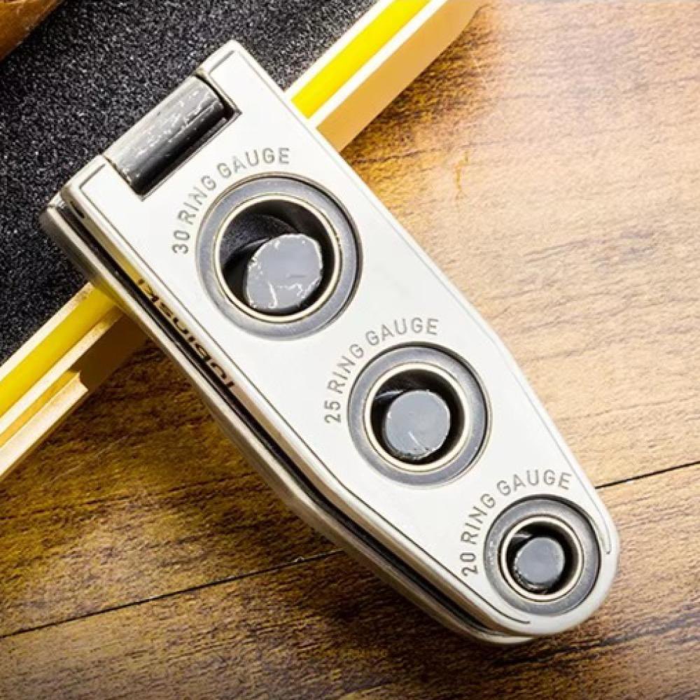 LACASASAVOR's tweet image. #قاطع #سيجار و #حامل عالي الجودة ,
حامل سيجار , 3 شفرات مزدوجة مختلف احجام القطر من #الفولاذ الحاد المقاوم للصدأ مخصص لقص #السيجار بحرفية دقيقة تمنحك أفضل تجربة للسيجار - 10084