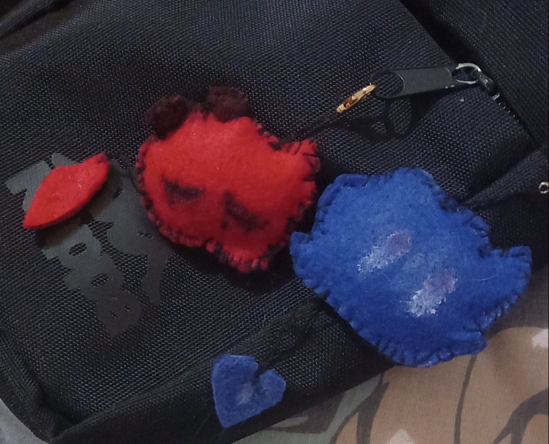 Shurka_001's tweet photo. Sometimes I forget to show something, but I'm showing it now...
Homemade keyrings! (I did it for myself) :3
#bigbrother #michael #fallenangel #armaros #bbmode https://t.co/EAATyzbbA3