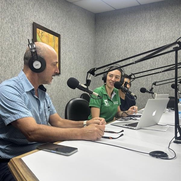 Iniciamos nuestra agenda en Armenia en el marco de la misión de seguimiento al proyecto <a href="/ygi_colombia/">YGI Colombia</a>. Hoy en la UFM Estéreo de <a href="/Uniquindio/">Uniquindío</a> conversamos sobre el proceso de evaluación de #EspaciosPúblicos y la votación abierta para priorizar intervenciones.