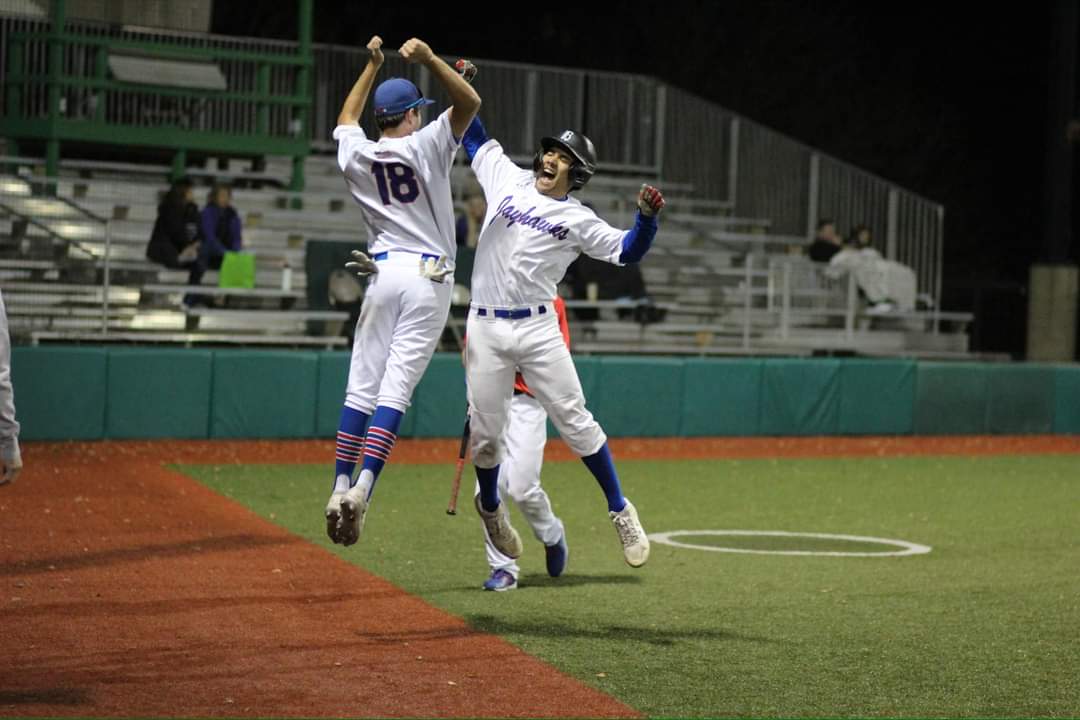 If the Club Baseball team gets the most donations (# not $), they get a big bonus donation from KU. If you can donate $5 or $10, it would mean so much to Shayton and to the team! Please  donate specifically to the Club Baseball team. Thank you! onedayoneku.org/pages/odoku-st…