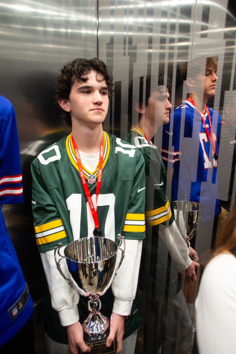 OCPSeSports's tweet photo. EA Sports hosted Michael Puleo today for an exclusive behind the scenes studio tour.  Michael was our Fall 2024 Play VS Eastern Region Madden 25 Champion representing  Wolverines Esports and Windermere High School  to the loftiest degree.  Whoop Whoop Wolverines! https://t.co/IvbPl7lObp