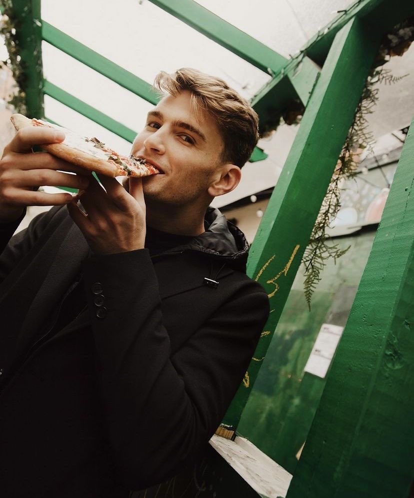 the champion. (@freddiethesec) on Twitter photo 