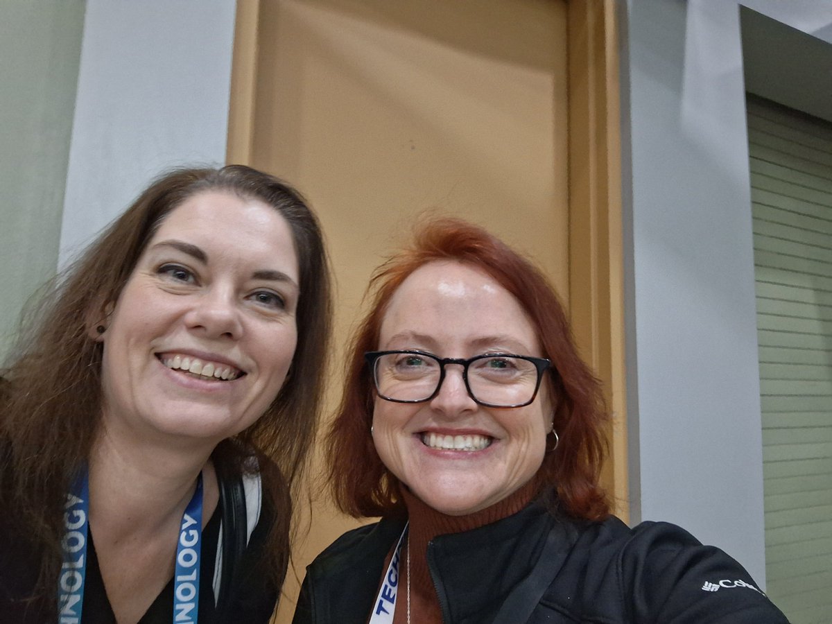 Bonegella's tweet image. Lovely to catch up with @Summerin3D at #AAFS2025. We first met in Sheffield over 20 years ago! Still going strong! #forensic #Science #radiology