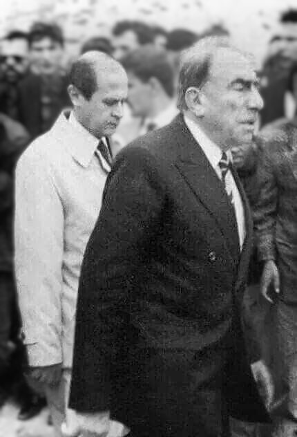 Derdi MHP olanlar…
Bir türlü bitmediniz.
Ne yapsanız da,
Yıkamadanız…
Yıkılmadık. 
Ülkücüler susmadı, 
Hiç sessiz kalmadı.
Susturamadınız.
Yıldıramadınız.
Güvendiğiniz sızmalarla
MHP’yi devşiremediniz.
Yaslandığınız dönmelerle
İstikamet çizemediniz!
Lider sipariş edip,