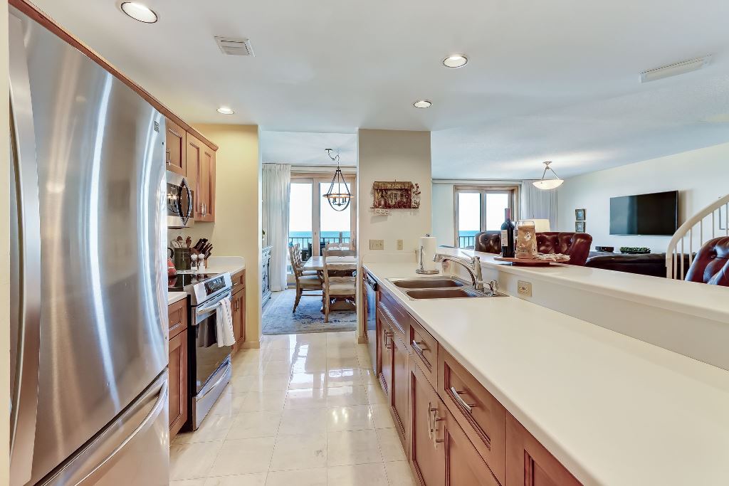 AmeliaPrimeRent's tweet photo. We have brought a wide variety of #luxurious #vacation #villa #rentals to the visitors. #All #villas come with #modern #amenities like AC, parking, heating, microwave, oven and much more. Visit our website and book preferred #vacation. https://t.co/6JsjmYatTI #AmeliaPrimeCondos https://t.co/w9Y3E80c8O