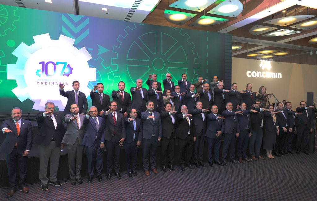 rosaicela_'s tweet image. Agradecemos la invitación del presidente de la @CONCAMIN, @AMalagonB, a su CVII Asamblea General. Ante el actual complejo escenario internacional, los empresarios tienen todo el respaldo del Estado Mexicano y la seguridad jurídica en sus inversiones para continuar engrandeciendo…