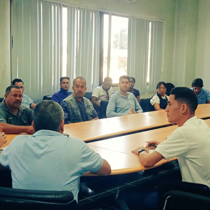 Siempre es un honor recibir en nuestras instalaciones de <a href="/ETECSA_Cuba/">ETECSA</a> #Camagüey,la visita de la <a href="/UJCdeCuba/">UJC de Cuba</a> y <a href="/UJCCamagueyana/">Juventud camagüeyana</a>,acompañados del <a href="/PartidoPCC/">Partido Comunista de Cuba</a>,para compartir un rato agradable,debatir temas de interés e importancia y ratificar el compromiso de los jóvenes con la Patria.