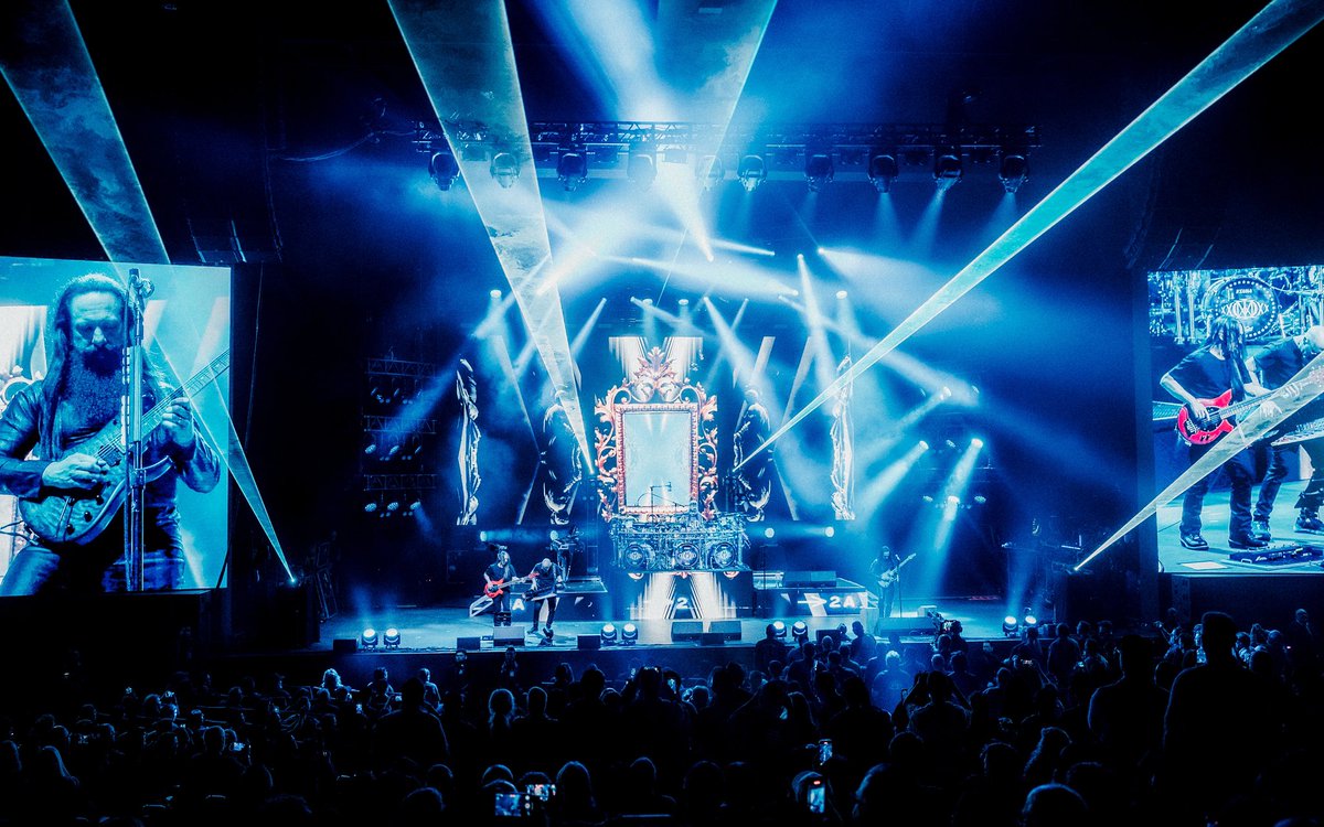 Some more amazing shots by 📸 <a href="/WorkByWolfe/">w</a> from our <a href="/dreamtheaternet/">Dream Theater</a> 40th Anniversary Tour! Next stop, Las Vegas!