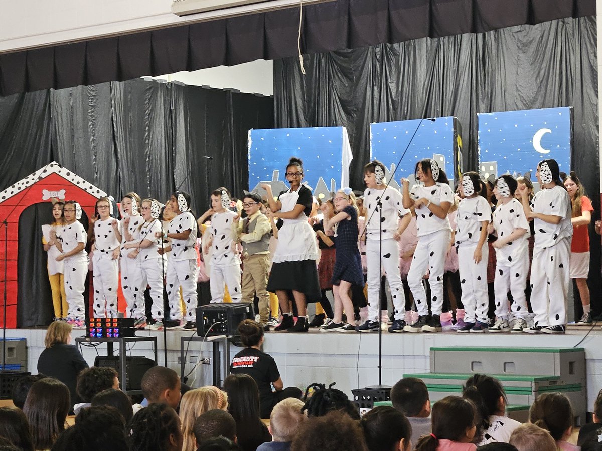 Laura Reyes tweet media