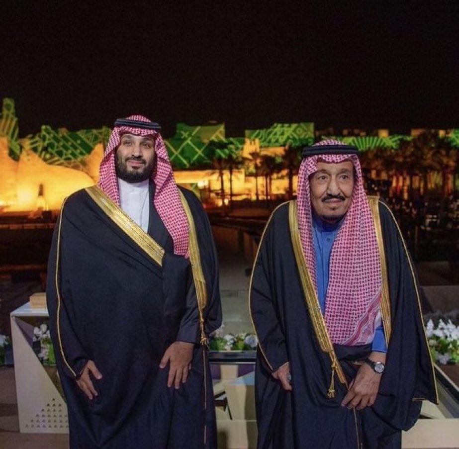 اللهم احفظ والدنا #خادم_الحرمين_الشريفين الملك الإنسان #سلمان_بن_عبدالعزيز_آل_سعود 
ومتعه بالصحة والعافية والسلامة. 
واحفظ قائدنا  #ولي_العهد صاحب السمو الملكي الأمير #محمد_بن_سلمان.