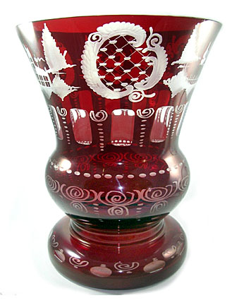 AlmanacAntiques's tweet photo. At one time or another, most people have seen #glassware colored deep red or in combination with clear glass. The latter, known as #RubyFlash #glass, was popular up the mid 20th century. Learn more in my latest #antiques blog. https://t.co/UrJYJZ26u1 https://t.co/IzX1WCgmFk