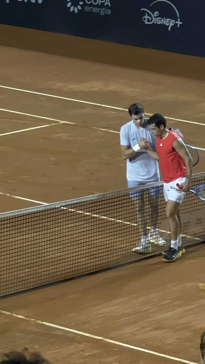 WHAT A MOMENT! 

21yo 🇵🇹 Jaime Faria beats #55 Jaime Munar (Race Top 20) 6-4, 2-6, 6-3 for the biggest win of his career. 

- 1st ATP QFs 
- 2nd Portuguese EVER to reach the QFs of an ATP 500 (Sousa twice)
- Into the top 90

What a performance.