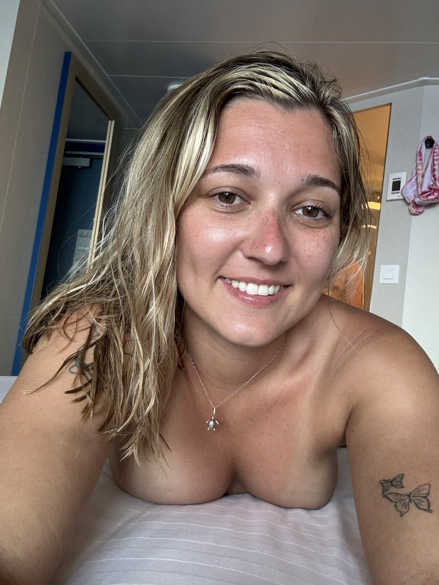Just laying here, daydreaming of having my insides rearranged 🤭 https://t.co/Osku8M9PrB