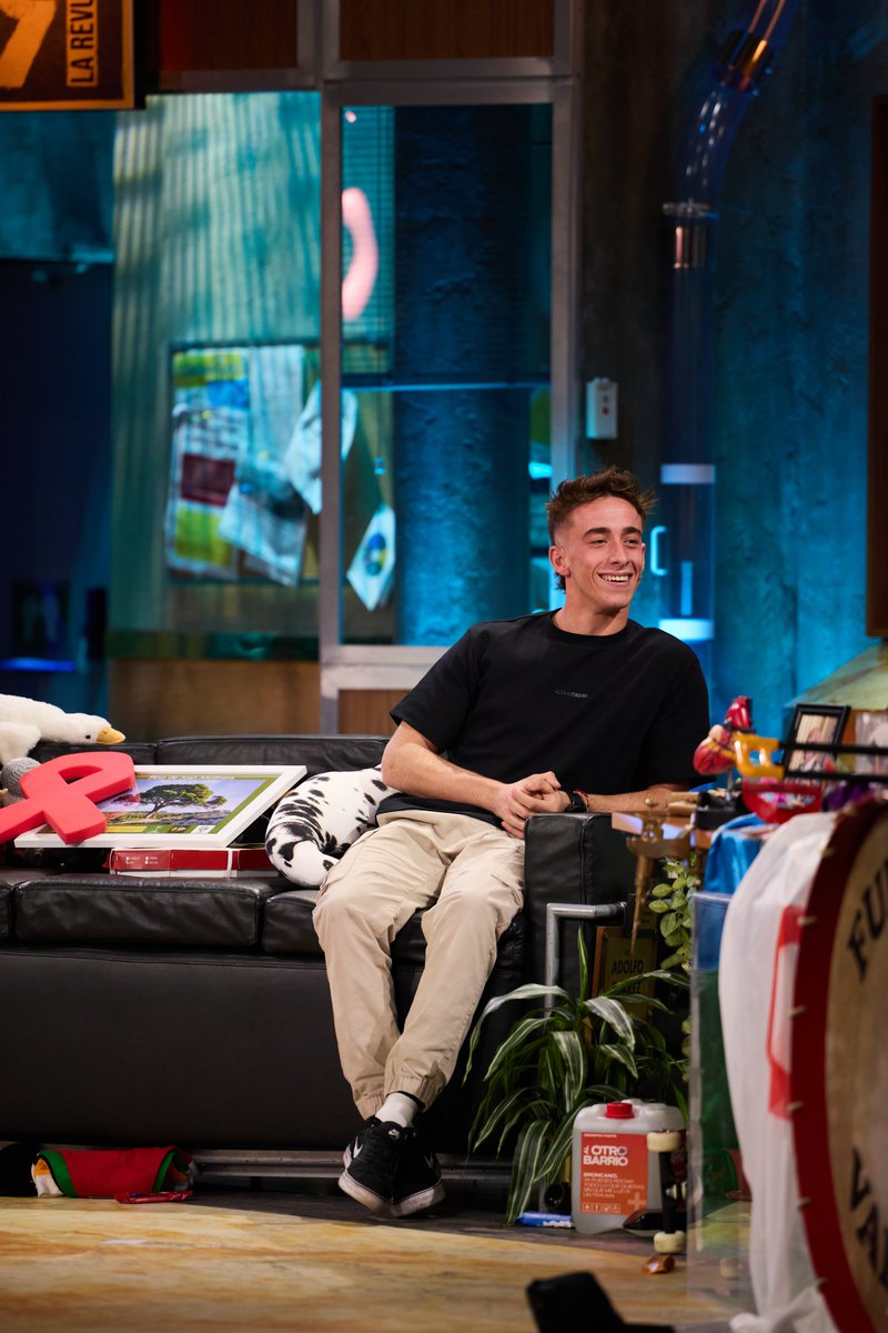 La Revuelta tweet media