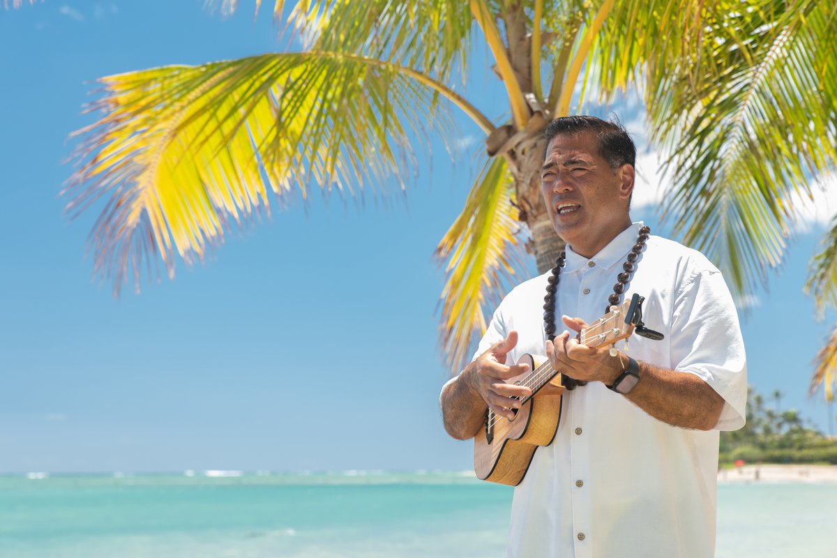 AlienHotep's tweet image. I had my suspicions.  A Hawaiian birth certificate and the doctor who signs it is named U.K. Le Lee? 
#tinybubbles #luau #donho #bluehawaii