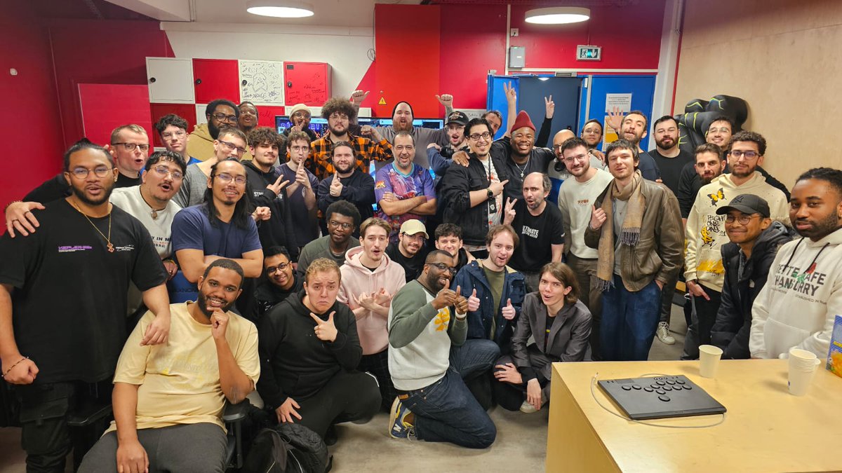 Abou (@gl_abou) on Twitter photo Gros dojo ce soir avec la présence de la présence de la team <a href="/The_DW_Network/">The DW Network</a> !
1. <a href="/s4ltyKiD/">DW LLC | s4ltyKiD 🇧🇪🧂</a>
2. <a href="/Alphenito/">Alphen</a>
3.<a href="/Besulemu/">Beslem</a>
Encore pleins de nouveaux joueurs au dojo, ça fait plaisir de voir la communauté se renouveler❤️ !
On se voit semaine prochaine !
#Aboudojo Gros dojo ce soir avec la présence de la présence de la team <a href="/The_DW_Network/">The DW Network</a> !
1. <a href="/s4ltyKiD/">DW LLC | s4ltyKiD 🇧🇪🧂</a>
2. <a href="/Alphenito/">Alphen</a>
3.<a href="/Besulemu/">Beslem</a>
Encore pleins de nouveaux joueurs au dojo, ça fait plaisir de voir la communauté se renouveler❤️ !
On se voit semaine prochaine !
#Aboudojo