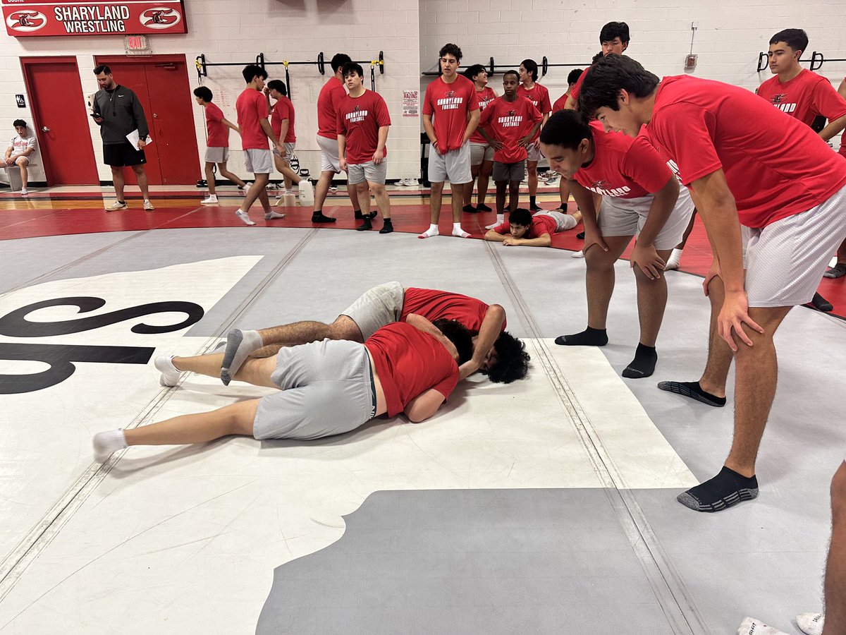 FootballRattler's tweet photo. Some images of our competition phase! This is one of the most important phases in our program! We have been developing leaders and continuity with our team. #WeAreRattlers https://t.co/qY936KnxJF