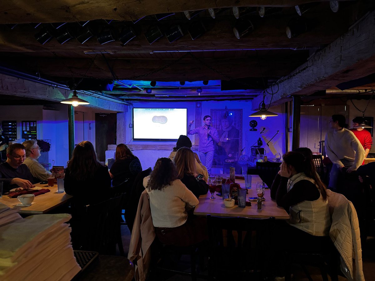 ishmgupta's tweet image. Had a lovely time talking about gravitational waves over booze and wings as part of Astronomy on Tap! It was a privilege to share the stage with the amazing @Astro_Wright, and a pleasant surprise to boss Astro trivia 😅
