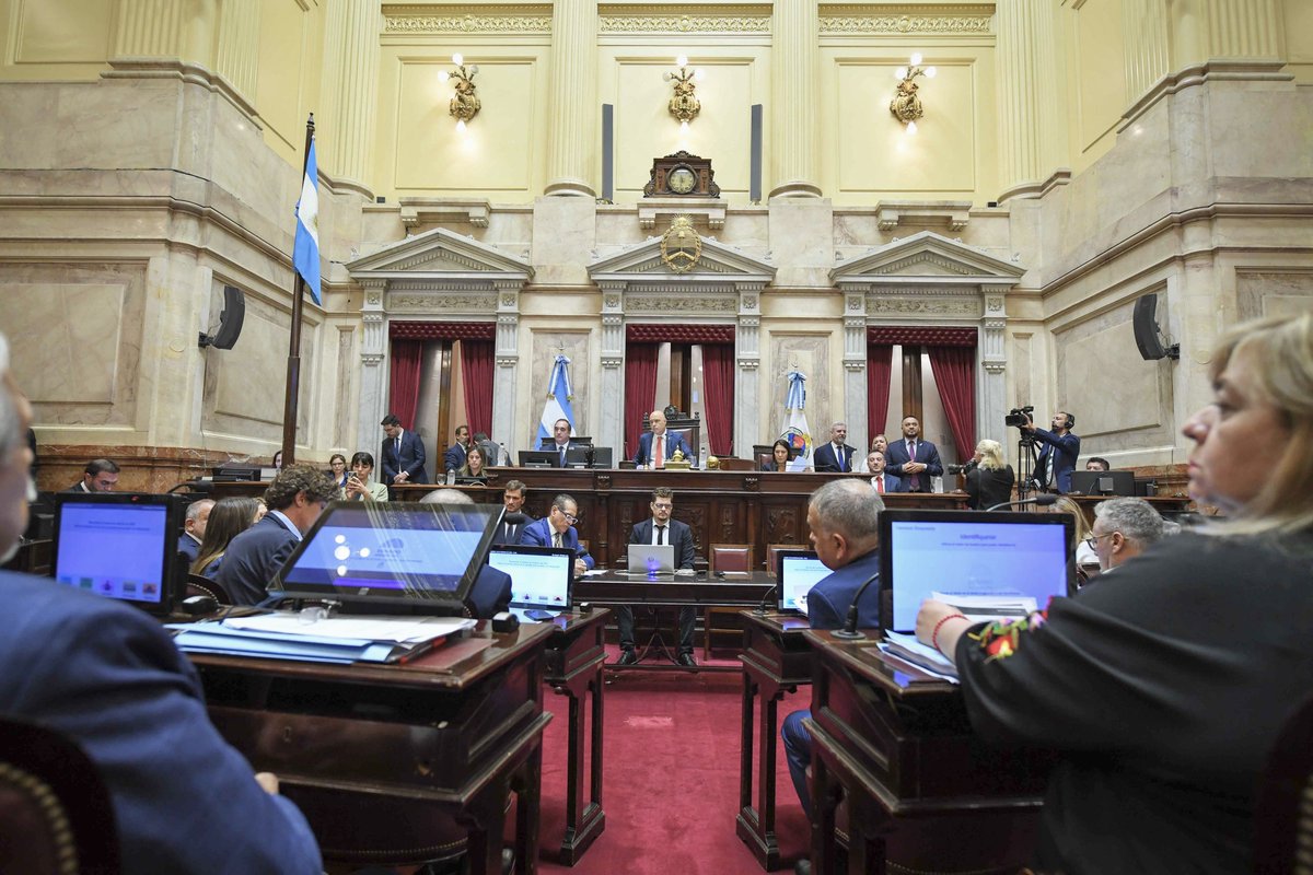 PaoltroniF's tweet photo. Aprobamos la Ley de Reincidencia y Reiterancia, que establece sanciones más firmes para quienes acumulen causas penales abiertas o reincidan en delitos, y la Ley Antimafia, que iguala penas para todos los integrantes de organizaciones criminales. ¡Se terminó la puerta giratoria! https://t.co/JWijmNCAqZ