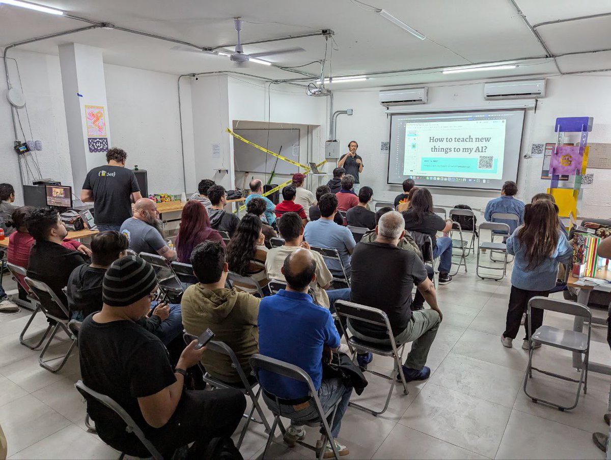 GDL JUG (@java_gdl) on Twitter photo Primera del año en <a href="/HackerGarage/">HackerGarage</a> , gracias a <a href="/heryxpc/">Eryx Paredes</a> por aportar las pizzas y chelas. Primera del año en <a href="/HackerGarage/">HackerGarage</a> , gracias a <a href="/heryxpc/">Eryx Paredes</a> por aportar las pizzas y chelas.