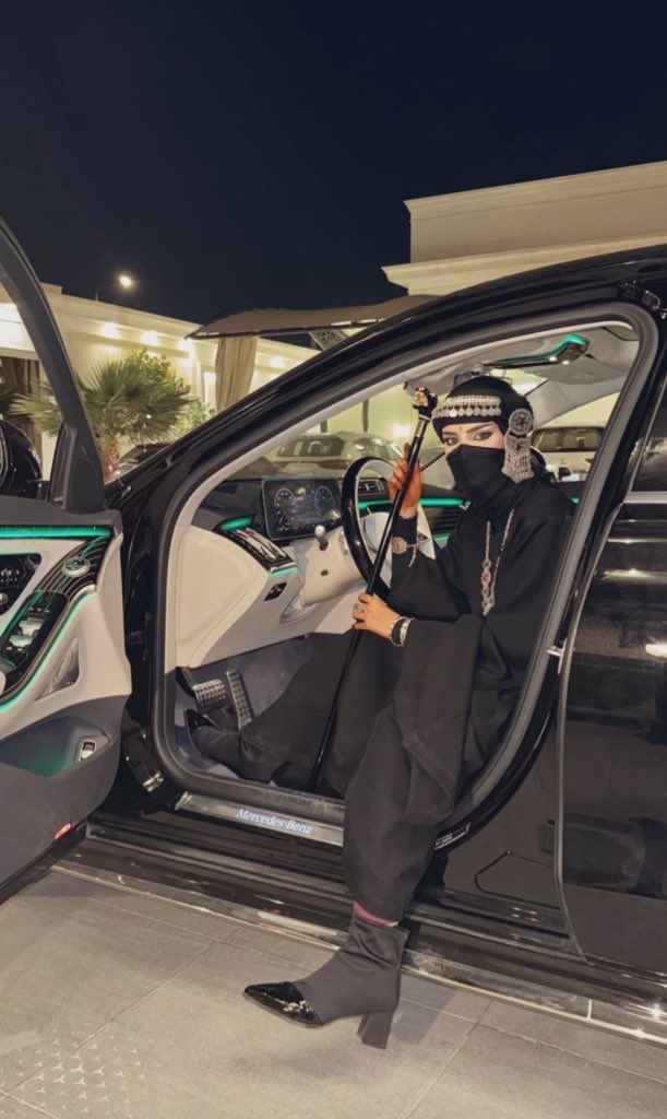 ghalay1992's tweet photo. #غناتي_دنى_دانه

 #غناتي_القحطاني
#عائلة_أبودانـة_القحطاني 
إطلالة يوم التاسيس🌴🇸🇦 https://t.co/ZYPzAloZMn