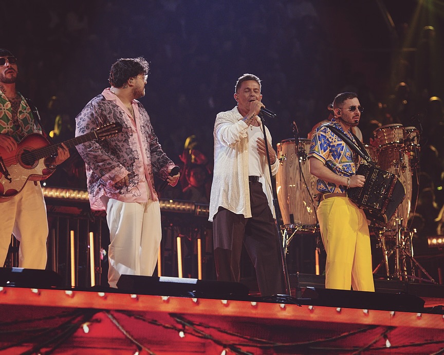 .<a href="/AlejandroSanz/">Alejandro Sanz</a> y Grupo Frontera llenaron de alegría a <a href="/premiolonuestro/">Premio Lo Nuestro</a> con su canción #HoyNoMeSientoBien. 🙌🏻💥