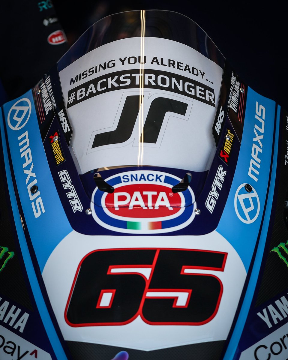 WorldSBK's tweet photo. Special messages for the two #65s from both grids! 💙❤️
Wishing @jonathanrea and @PhilippOettl65 a speedy recovery! 💪
#AustralianWorldSBK 🇦🇺 #WorldSBK https://t.co/CoBUOnYAmw