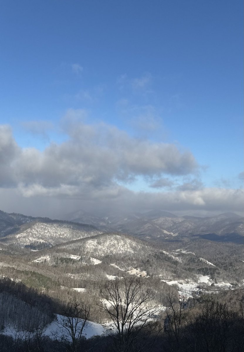 tjamieibm's tweet image. Snow over #NorthCarolina this week. This is Yancy County. Thanks for everyone helping the area from storm #Helene.