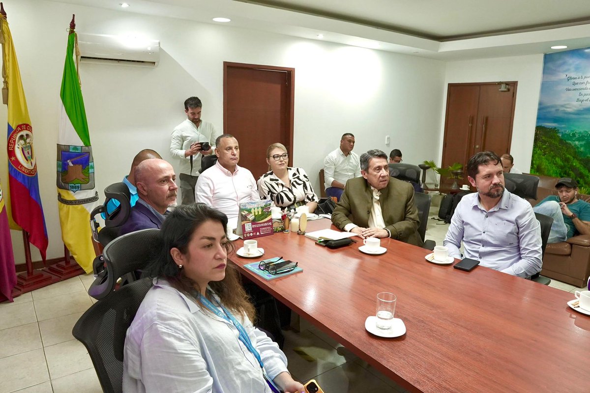 La iniciativa <a href="/ygi_colombia/">YGI Colombia</a> es un vivo ejemplo de conexión territorial. La alianza <a href="/Uniquindio/">Uniquindío</a>, @AlcaldiaArmeni  y <a href="/ONUHabitatAndin/">ONU-Habitat Países Andinos</a> les permite a los jóvenes de nuestra ciudad participar en esta guía de gobernanza urbana, diseñar espacios y construirlos