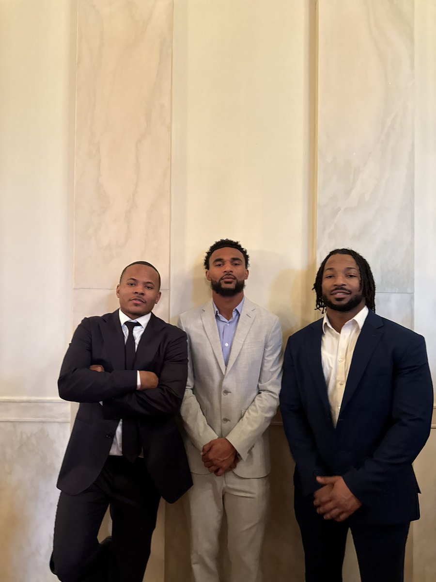 Officially made it to the White House. S/O to Donald Trump. Thats MY President 🇺🇸