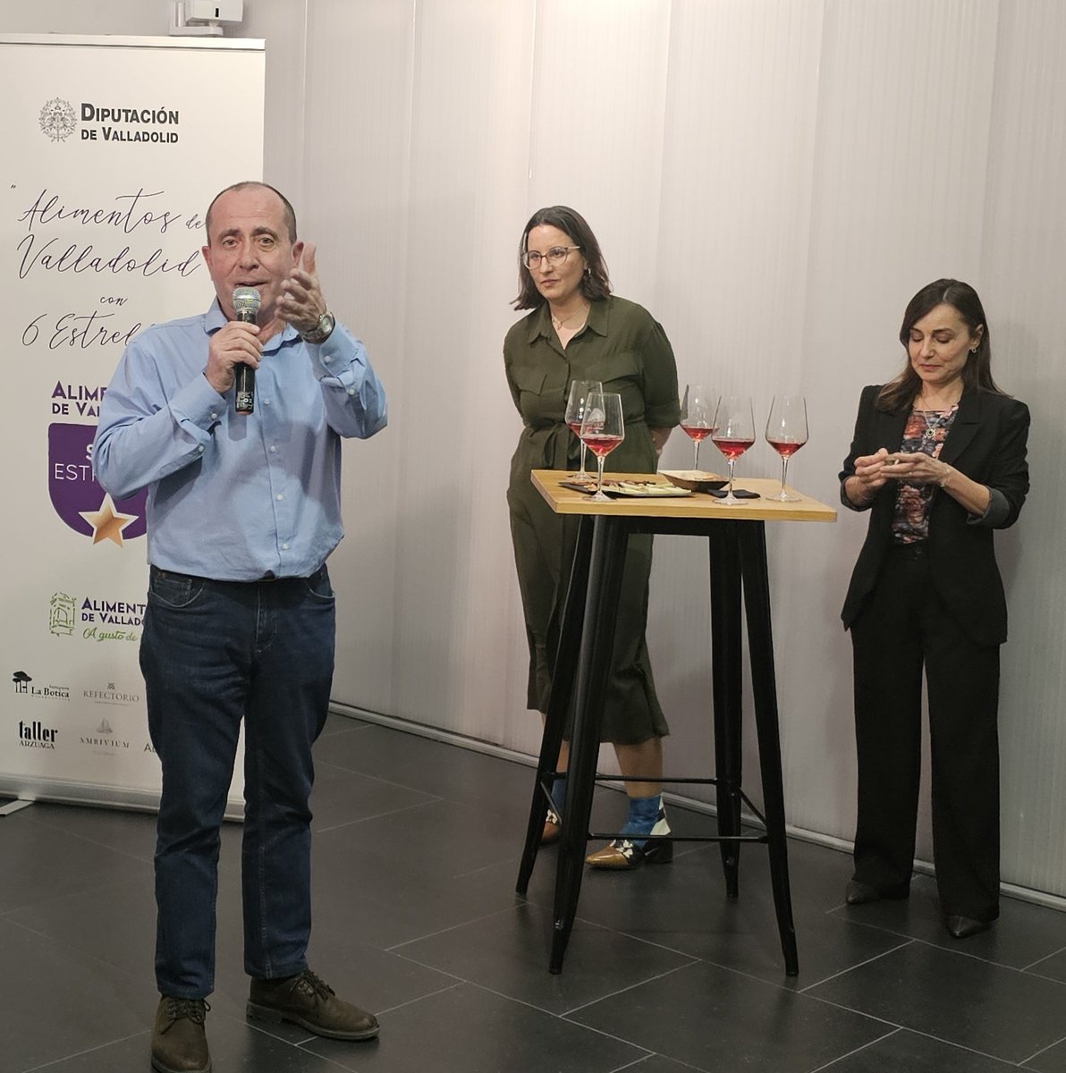 Jorge Febrero (@jorgefebrero_) on Twitter photo Muchas gracias a <a href="/Tovarbodegas/">TovarBodegaDeBodegas</a> por poner su vino en un día tan especial para la <a href="/Esc_Enoturismo/">Escuela de Enoturismo de Castilla y León</a> .Celebrando su X Promoción rodeados de expertos en #enoturismo Muchas gracias a <a href="/Tovarbodegas/">TovarBodegaDeBodegas</a> por poner su vino en un día tan especial para la <a href="/Esc_Enoturismo/">Escuela de Enoturismo de Castilla y León</a> .Celebrando su X Promoción rodeados de expertos en #enoturismo