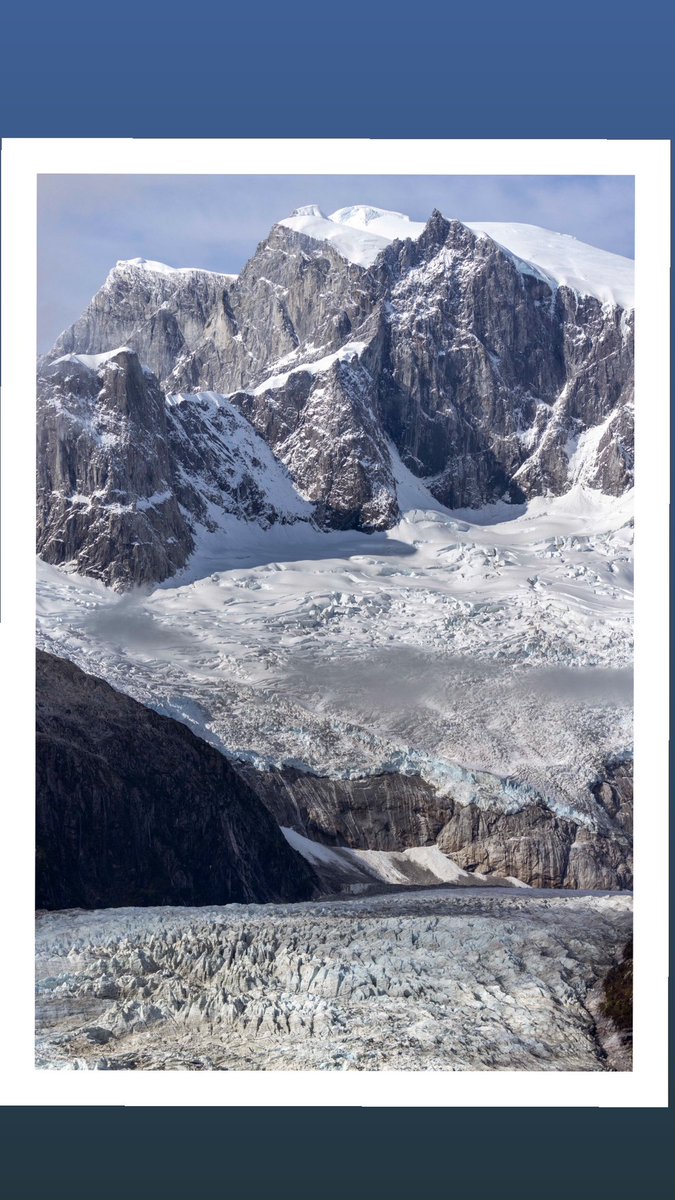 Taking advantage of some WiFi in Ushuaia today, and heading off again on the Beagle Channel tonight towards Cape Horn, so a very quick post! More from Torres del Paine in a few days. 💚
#expeditionphotography #longlensbenefits