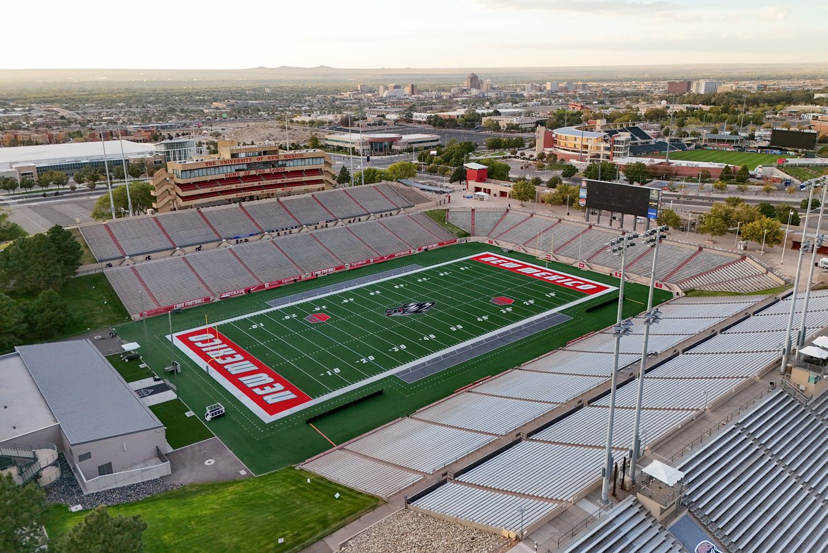 Antonio “Tarzan” Para (@antoniopara38) on Twitter photo After a great conversation with <a href="/CoachNardo14/">Luke Nardo</a> I am blessed to receive my 1st D1 offer from <a href="/UNMLoboFB/">New Mexico Football</a> !
<a href="/DEdgeFootball/">Desert Edge Football</a> <a href="/AZcoachHenri/">🕸️Coach Henri 🕸️</a> After a great conversation with <a href="/CoachNardo14/">Luke Nardo</a> I am blessed to receive my 1st D1 offer from <a href="/UNMLoboFB/">New Mexico Football</a> !
<a href="/DEdgeFootball/">Desert Edge Football</a> <a href="/AZcoachHenri/">🕸️Coach Henri 🕸️</a>