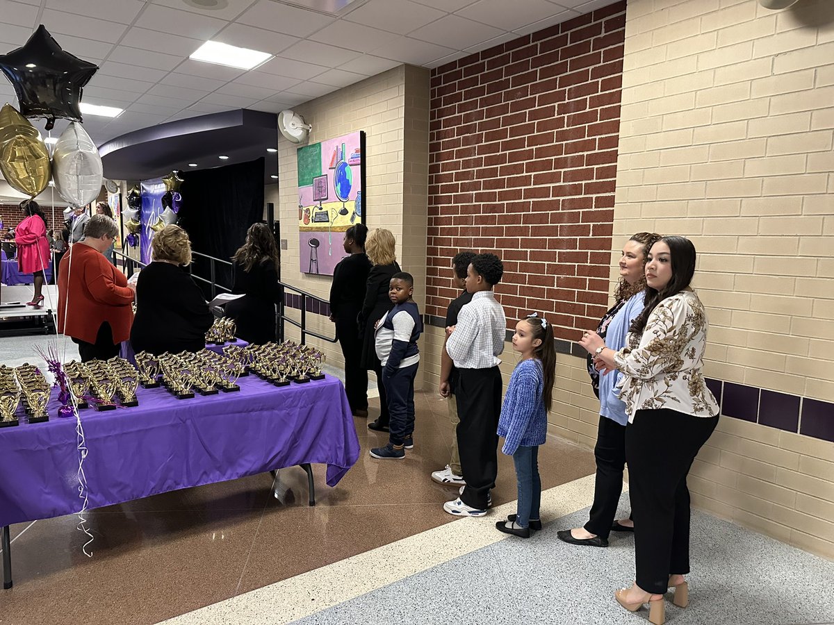 Adam Honeycutt (@honeycuttwayne2) on Twitter photo Chapelwood Elementary is ready to receive their awards. #wearewayne <a href="/ToddAHawks/">Todd Hawks</a> @DrLindaWatkins <a href="/MeghanHighfield/">Meghan Highfield</a> Chapelwood Elementary is ready to receive their awards. #wearewayne <a href="/ToddAHawks/">Todd Hawks</a> @DrLindaWatkins <a href="/MeghanHighfield/">Meghan Highfield</a>