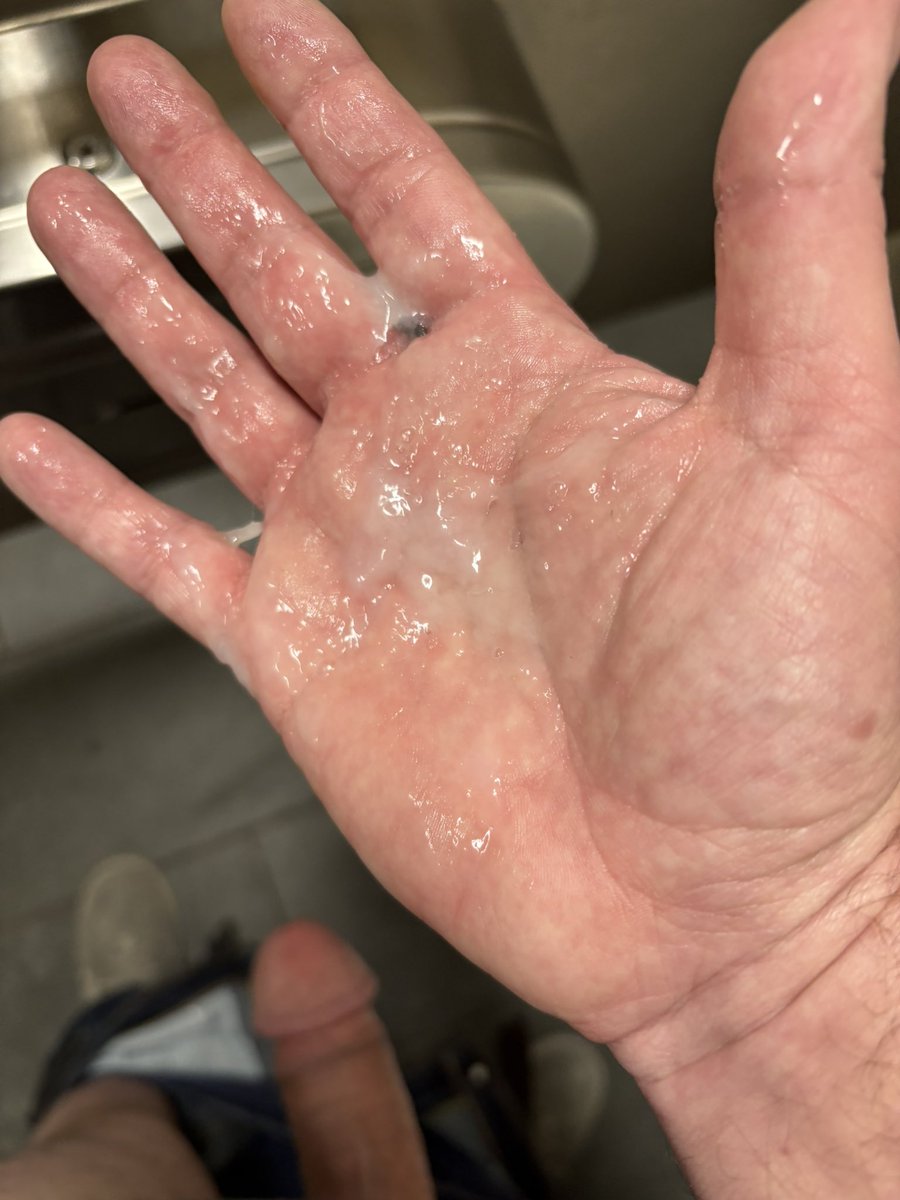 Dick7x6's tweet photo. #understall fun https://t.co/WxwH6E6jTk