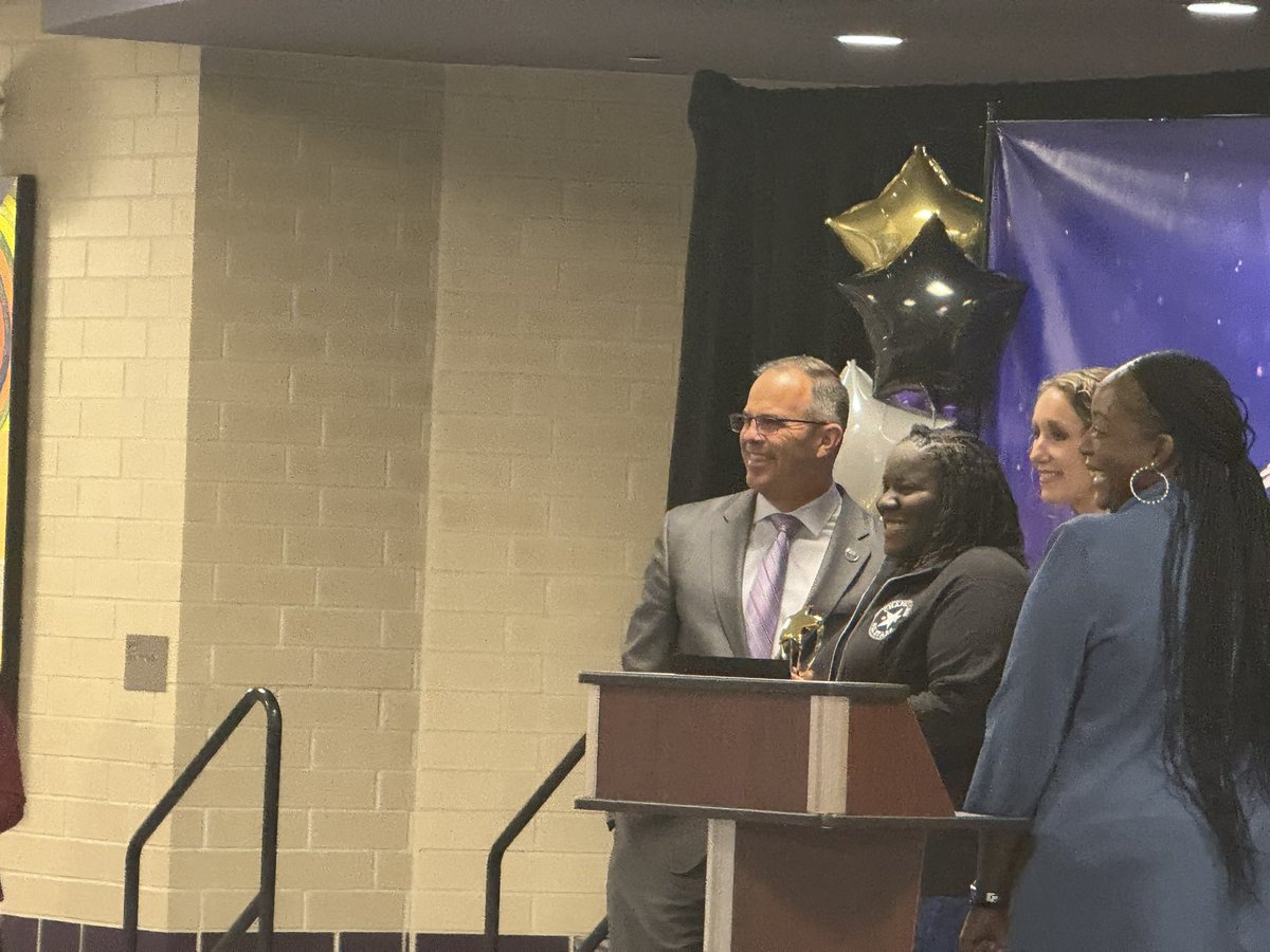 KershWayne (@kersh_wayne) on Twitter photo Smiles from <a href="/chapelglen/">Chapel Glen Elem.</a>!!! @DrLindaWatkins <a href="/ToddAHawks/">Todd Hawks</a> <a href="/MeghanHighfield/">Meghan Highfield</a> #wearewayne Smiles from <a href="/chapelglen/">Chapel Glen Elem.</a>!!! @DrLindaWatkins <a href="/ToddAHawks/">Todd Hawks</a> <a href="/MeghanHighfield/">Meghan Highfield</a> #wearewayne