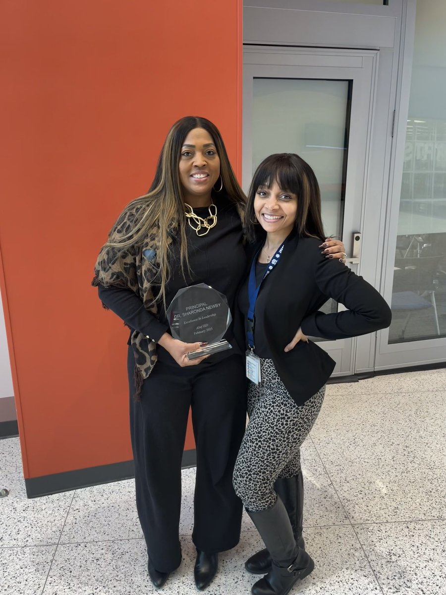 Shout out to Dr. Sharonda Newby, my former principal, for receiving the “Excellence In Leadership” award this month! This is her second one and she is so deserving! Congrats, Queen! ❤️ <a href="/Sroninub2Newby/">Sharonda Newby, Ed.D</a>
