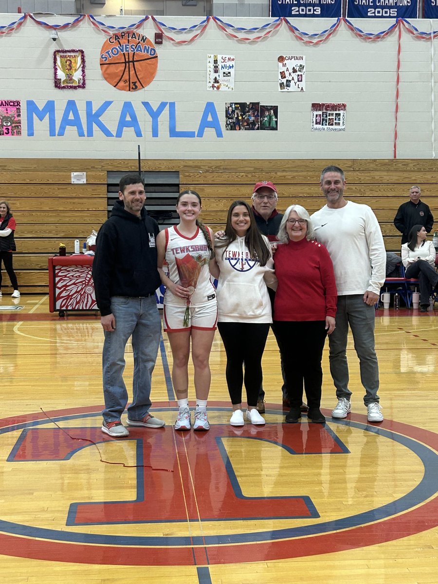 Senior Alivia Ronan with her Family 👏🏻👏🏻👏🏻
