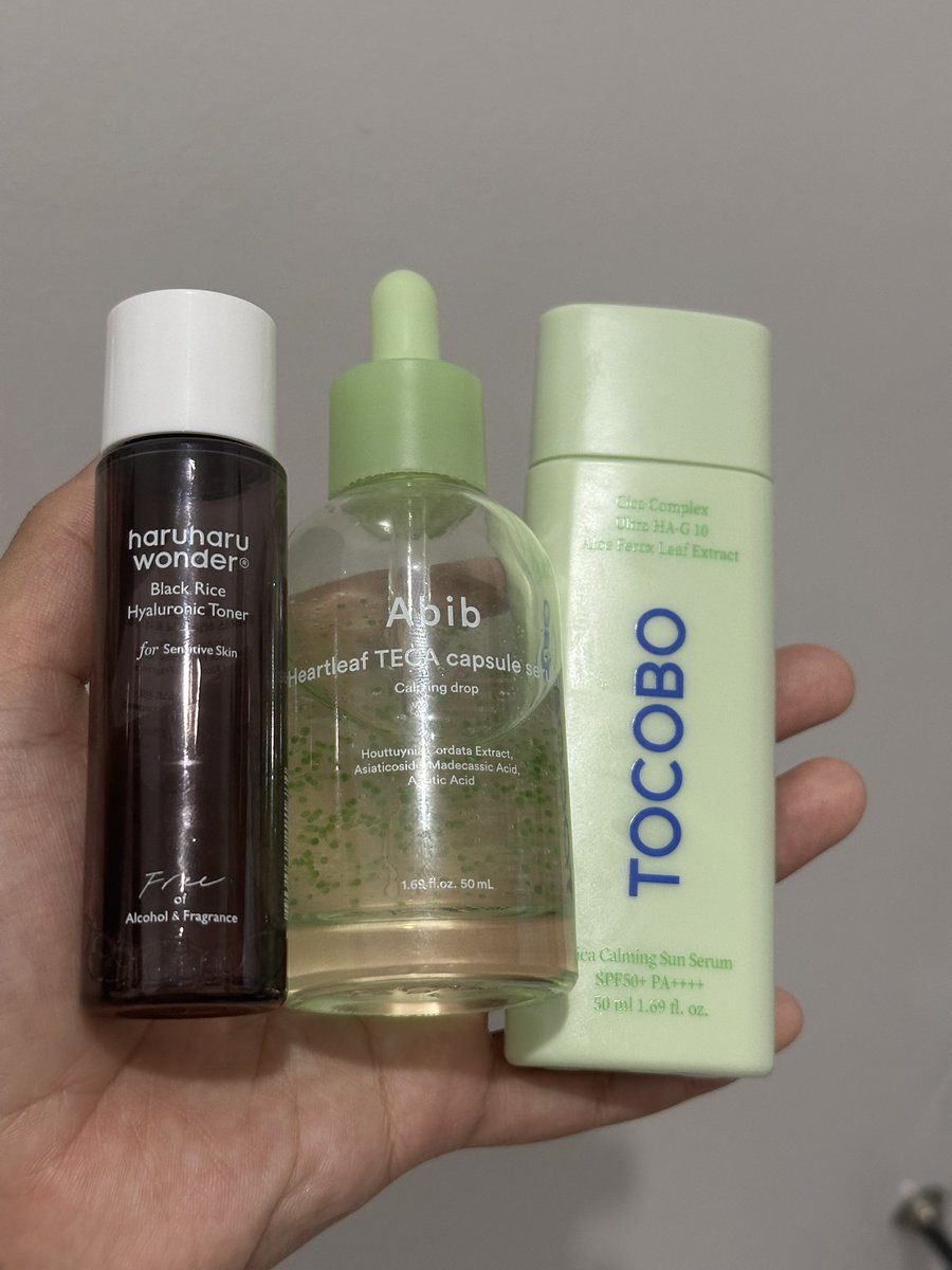 ____fdai's tweet photo. Tumben dah skincarean jam segini👏
#oily #acneprone https://t.co/Zug41MJCCv