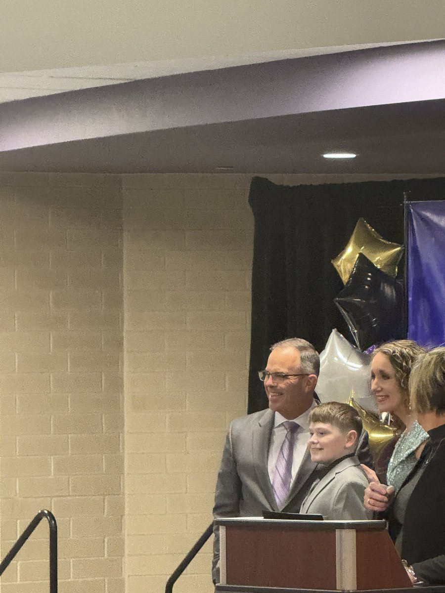 KershWayne (@kersh_wayne) on Twitter photo The gray suit memo must’ve missed the rest of us! @DrLindaWatkins <a href="/ToddAHawks/">Todd Hawks</a> <a href="/MeghanHighfield/">Meghan Highfield</a> #wearewayne The gray suit memo must’ve missed the rest of us! @DrLindaWatkins <a href="/ToddAHawks/">Todd Hawks</a> <a href="/MeghanHighfield/">Meghan Highfield</a> #wearewayne